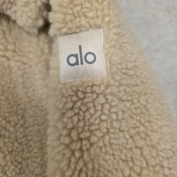 ALO Yoga Women's Brown Sherpa Jacket - Picture 2 of 6